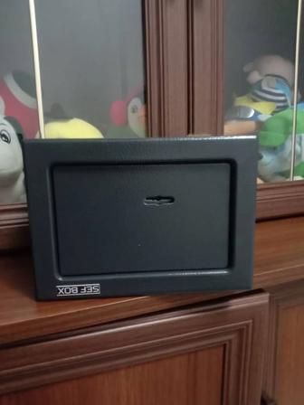 Продам сейф