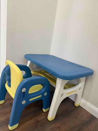 Детский столик