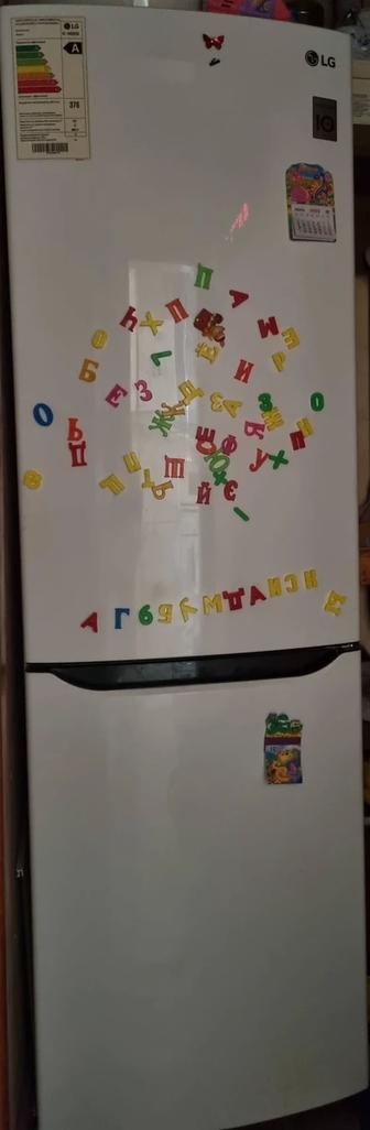 Продаю холодильник