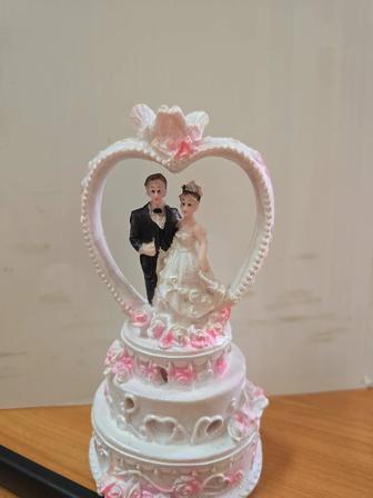 СтатуэткаЖених и невеста