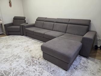 Продам раскладной диван и кресло. В хорошем состоянии без дырок, пятен.