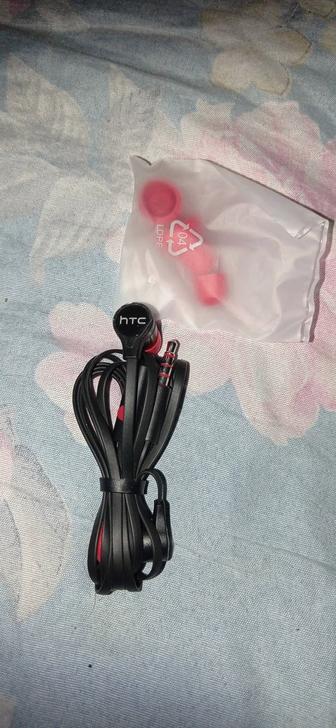 Наушники HTC