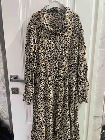 Продам платье де-факто в идеальном состояниии