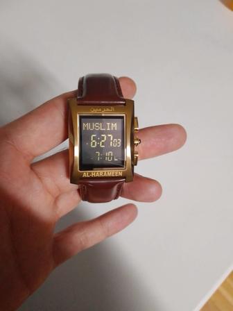 Часы и будильник перед каждым молитвы.