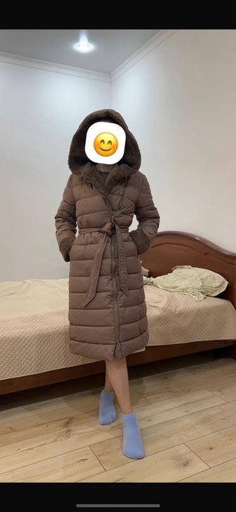 Продаю пуховик новая