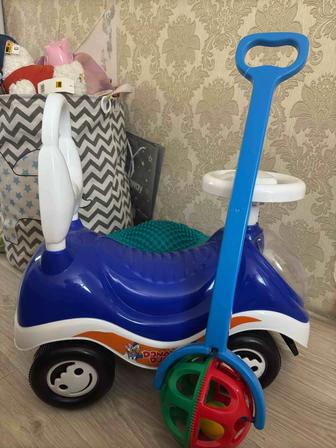 Машина для детей, в подарок игрушка состояние идеальное, новая!