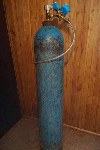 Продам полный кислородный баллон с редуктором