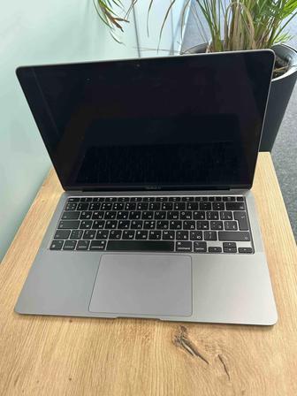 Apple Macbook Air 13(2020) / M1 / 256гб / 8гб ОЗУ/ 100% аккумулятор