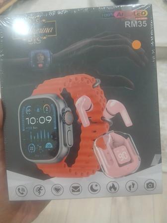 Smartwatch and Earphones