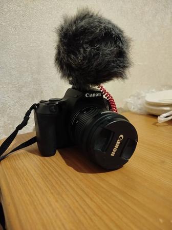 Canon250d с микрофоном RodeMicro.