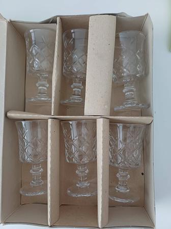 Продам недорого хрустальные рюмки