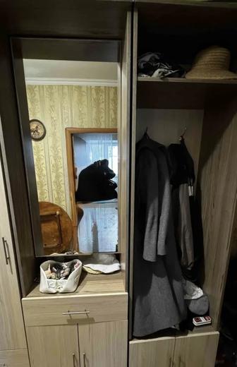 ПРОДАМ ШКАФ для косметики