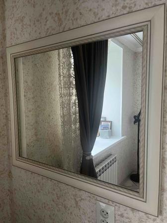 Зеркало настенное в рамкеб/у