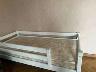 Двухъярусная кровать белая