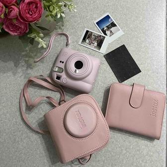 Продам фотоаппарат instax mini 12