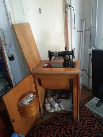 Продам швейную ножную машинку ,ПОДОЛЬСК.