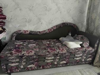 Продам диван раздвижной в хорошем состояний, хорошего качества. Самовывоз