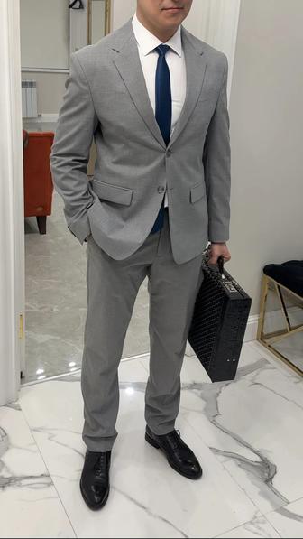 Продам костюм Zara