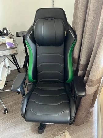 Продаю мебель Игровое кресло Dxracer