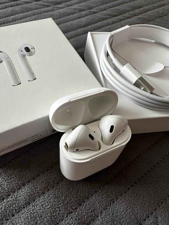 Наушники Apple AirPods