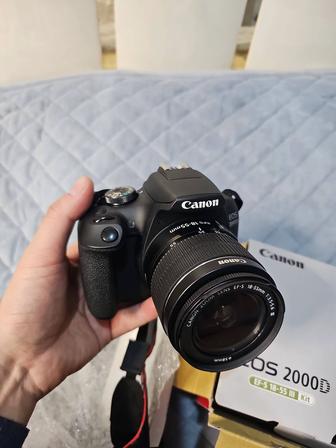 Продам фотоаппарат Canon 2000D, почти новый