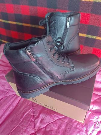 Ботинки мужские зимние новые. Размер 44, стелька 29см. Торг. Договоримся.