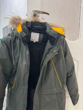 Продам зимнюю куртку на подростка