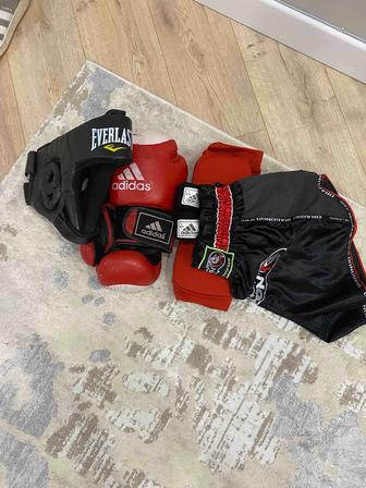 Отдам даром набор для бокса/кикбоксинга