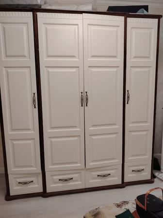 Продается мебельный комплект
 большой шкаф (очень прочный, качественный)