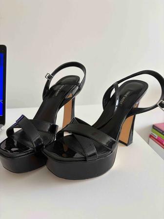 Продам босоножки