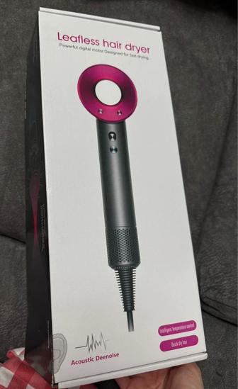 Продаю фен Dyson