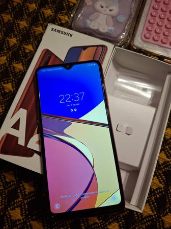 Продаю телефон