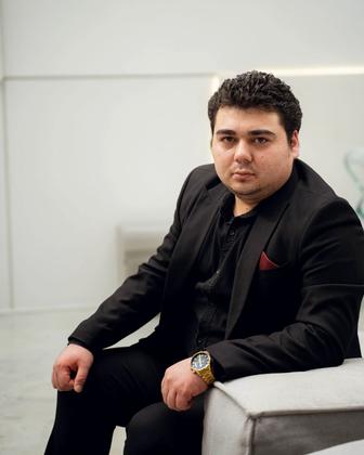 Офисной работник, начальство.