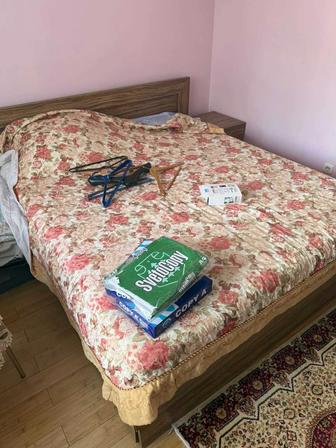 Продам спальный гарнитур