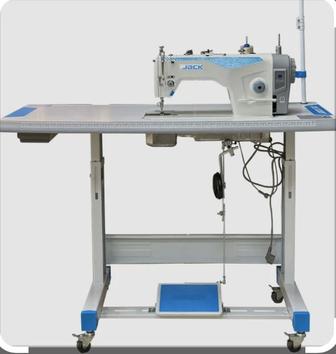 Продам швейную машину Jack f5