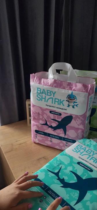 Подгузники и трусики от бренда baby shark