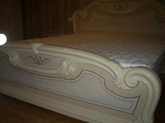 Кровать большой