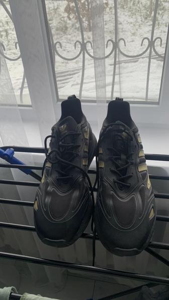 Крассовки адидас