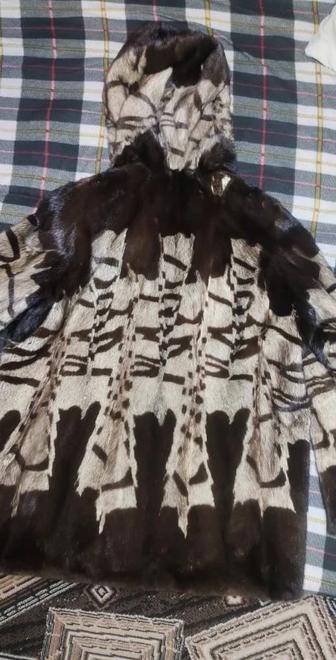 Продам норковую шубу есть дефект на фото видно цена 40000