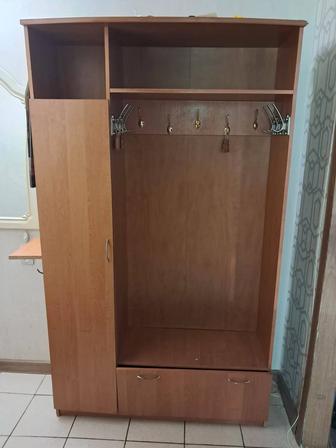 Продам шкаф в прихожую