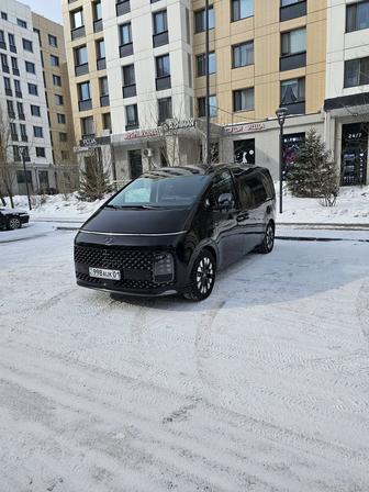 Аренда минивена бизнес класса Hyundai Staria