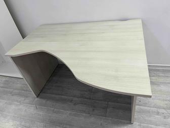 Продается офисный стол