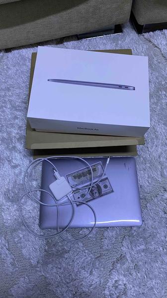 MacBook Air 13 M1 (2020)