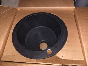 Срочно продаю кухонную раковину