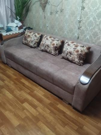 Продам диван в хорошем состоянии