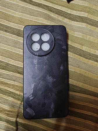Продам чехол на OnePlus 13R срочно