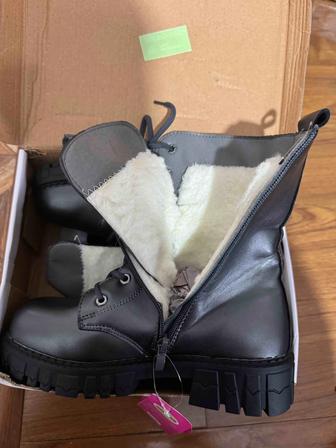 Продается зимние сапоги