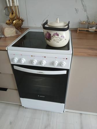 Продам электрическую плиту
