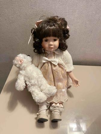 Фарфоровая кукла