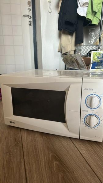Продам микроволновку LG